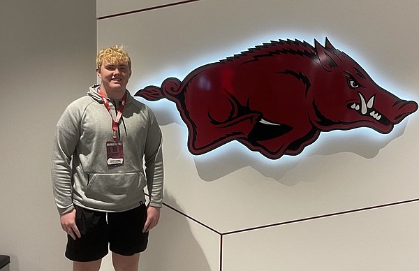 O-lineman receives offer during Arkansas visit, plans an official visit | The Arkansas Democrat-Gazette - Vimarsana News