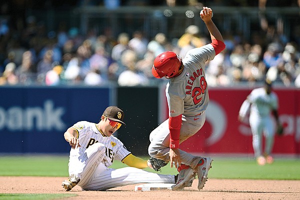 Higashioka HRs, throws out two baserunners as Padres beat Cards | Jefferson City News Tribune - Vimarsana News