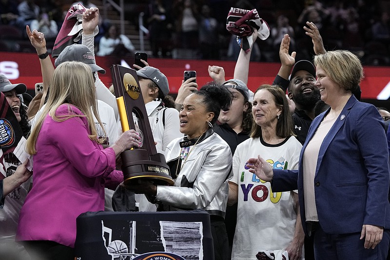 South Carolina Finishes Perfect Season With Ncaa Championship Beating Clark And Iowa 87 75