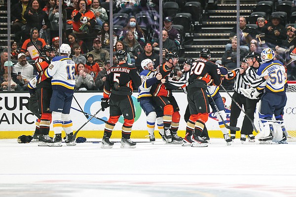 Blues get past Ducks to preserve slim playoff hopes | Jefferson City News Tribune - Vimarsana News
