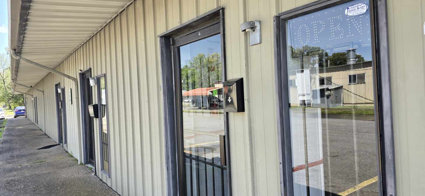 Barber shot and killed on Catalpa Street