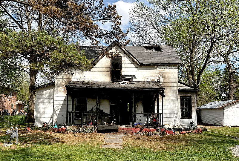 Randy Moll/Westside Eagle Observer
Fire departments from Gentry and the surrounding area responded to a house fire at 412 S. Giles Avenue on Sunday afternoon. The structure was fully engulfed in flames, and smoke filled the area. The rental home was a total loss.