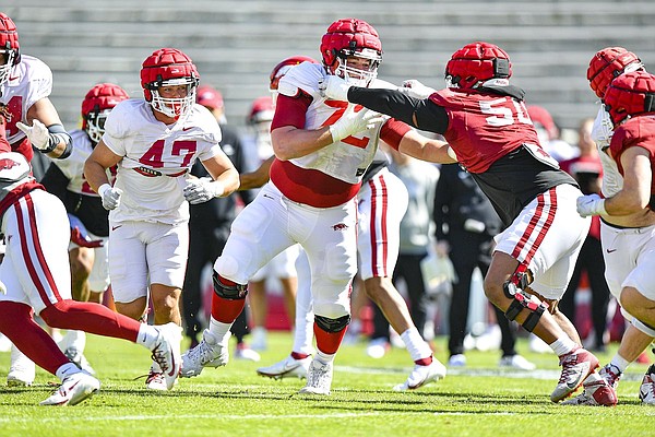 Arkansas football offensive line play looks different in spring | Whole Hog Sports
