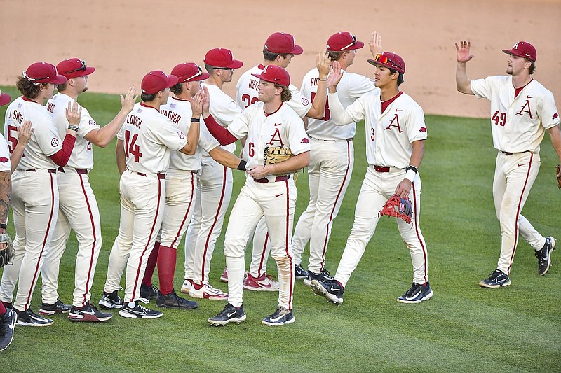 Arkansas baseball showed midweek moxie | Whole Hog Sports