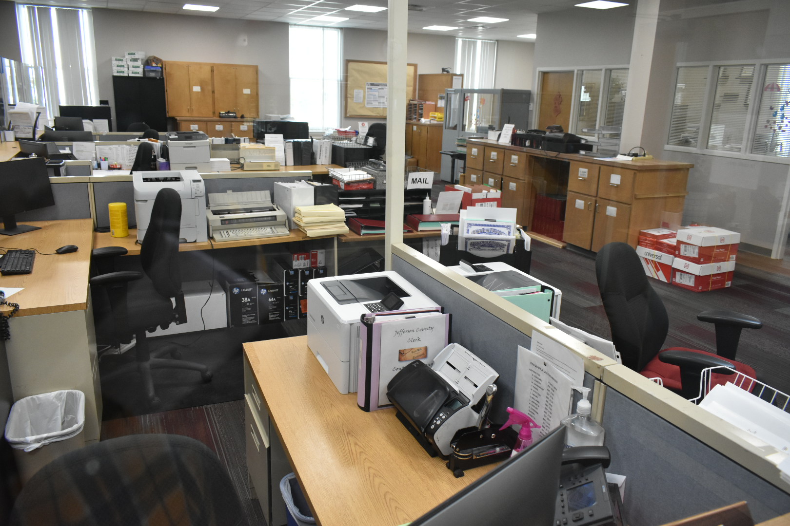 Jefferson County employees take off, return after pay signed off