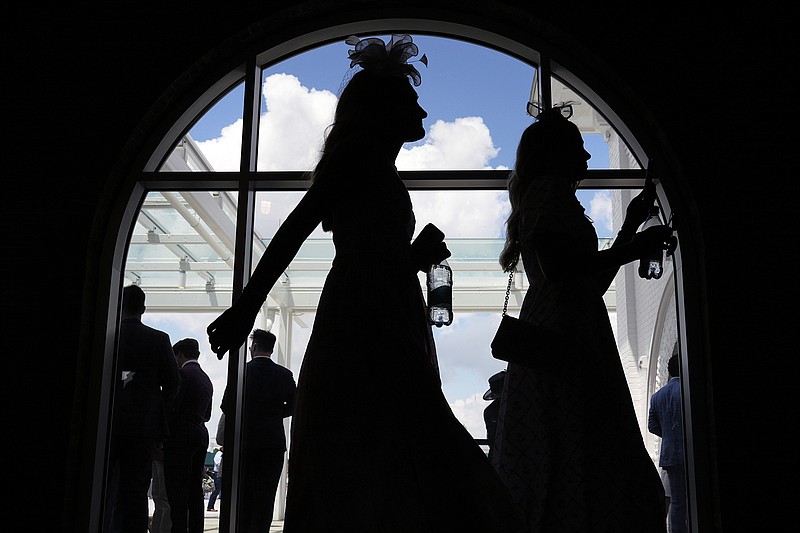 Kentucky Derby fans pack track at Churchill Downs | Jefferson City News ...