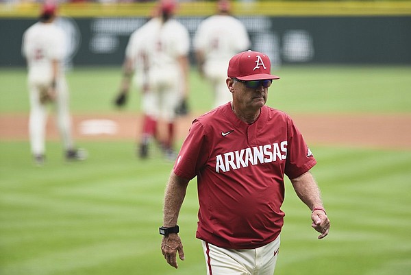 VIDEO: Dave Van Horn recaps 9-6 win over Mississippi State | Whole Hog Sports