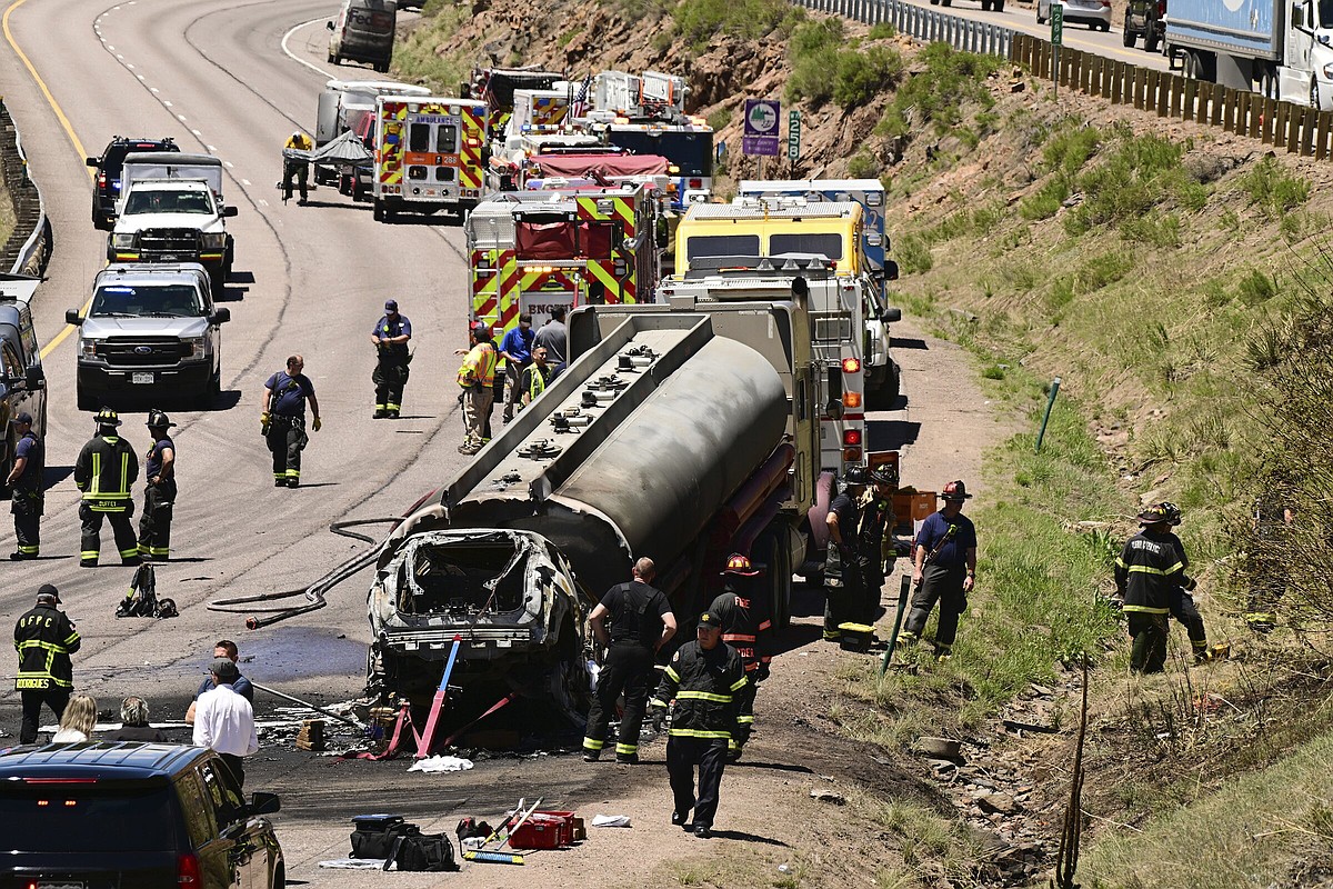 Vehicle crash into tanker truck kills 1 | The Arkansas Democrat-Gazette ...