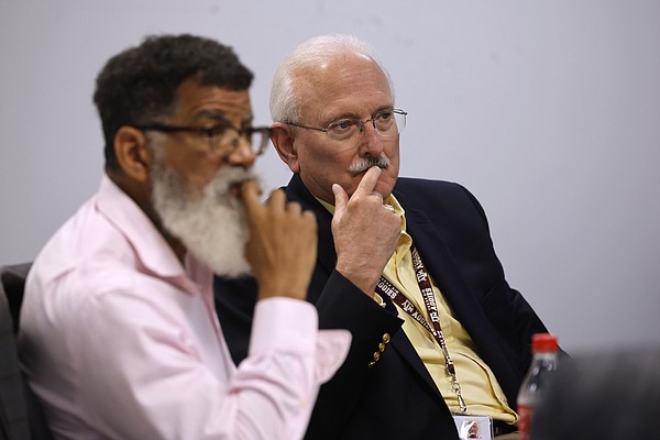 Little Rock housing authority's board approves legal-services contract with firm of ex-mayor Mark Stodola - Vimarsana News