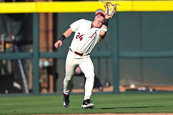 Defensive spot to UA's Holt | The Arkansas Democrat-Gazette - Arkansas' Best News Source - Vimarsana News
