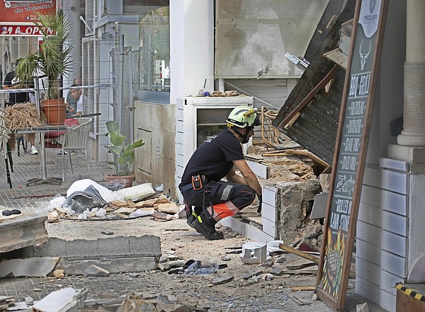 Collapse of Mallorca bar, club kills 4 | The Arkansas Democrat-Gazette - Vimarsana News