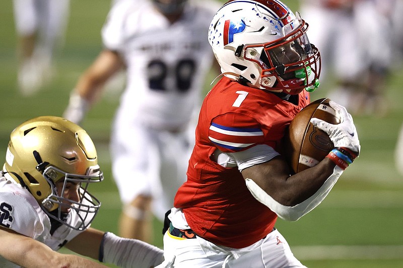 Little Rock Parkview receiver Monterrio Elston (1) scores on a 32-yard touchdown reception during the Class 5A Championship Game against Shiloh Christian on Saturday, Dec. 2, 2023, in Little Rock. (Thomas Metthe/Arkansas Democrat-Gazette)