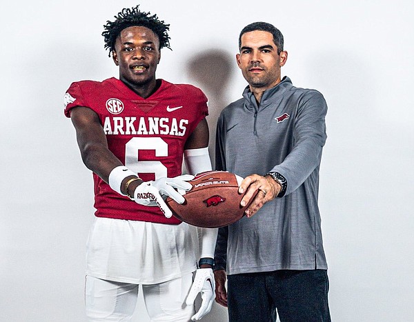 Receiver who committed without visit gets first look at Arkansas football | Arkansas Democrat Gazette