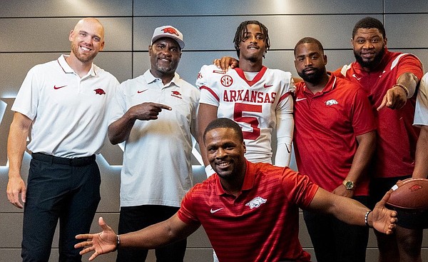 Cornerback Nigel Pringle commits to Arkansas football | Whole Hog Sports