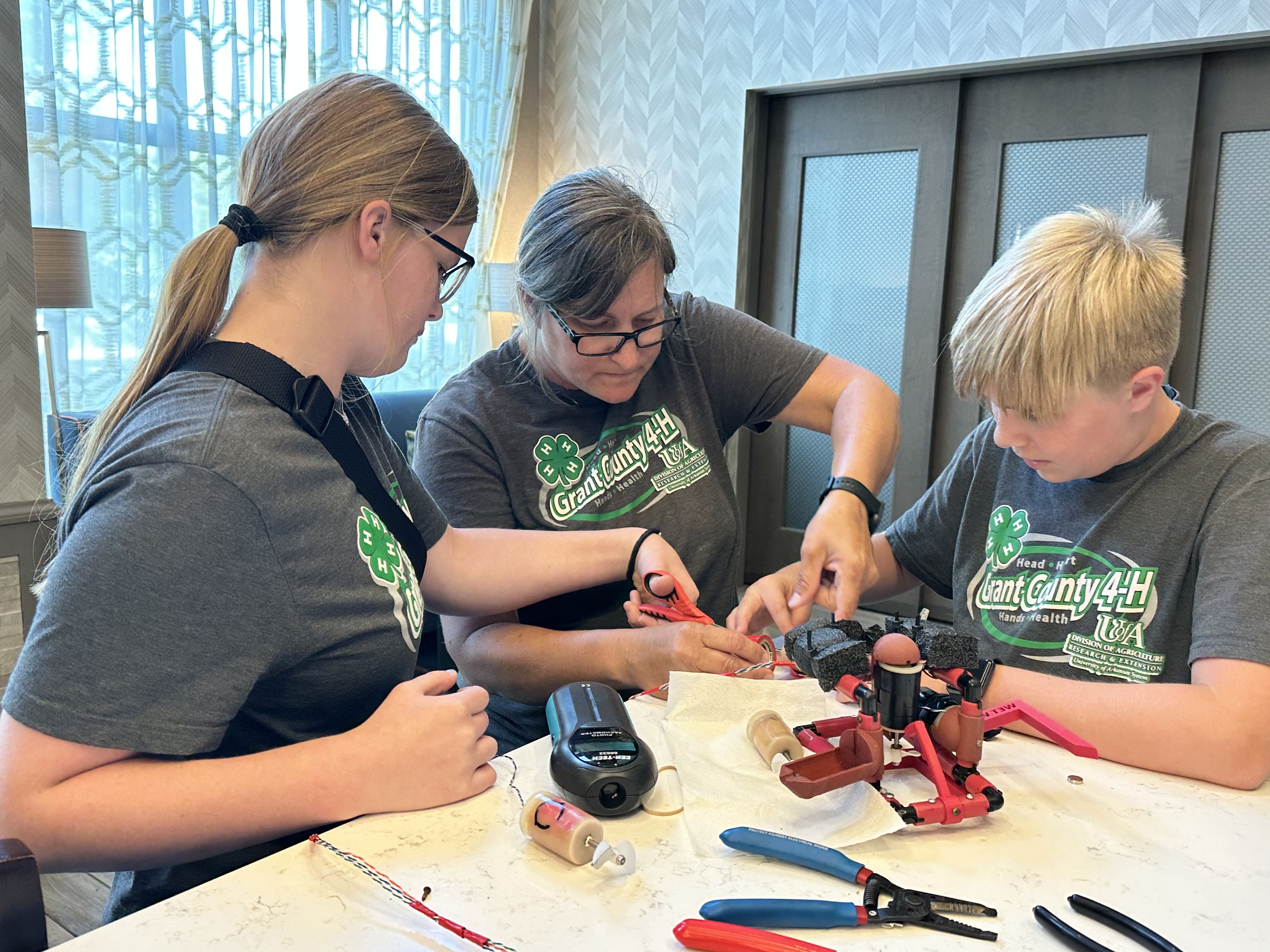 Grant County robotics teams place on world stage