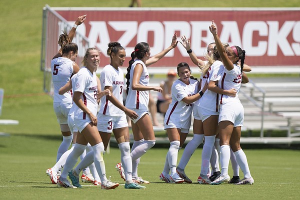 Arkansas soccer beats Kansas State 6-1 in penultimate exhibition | Whole Hog Sports