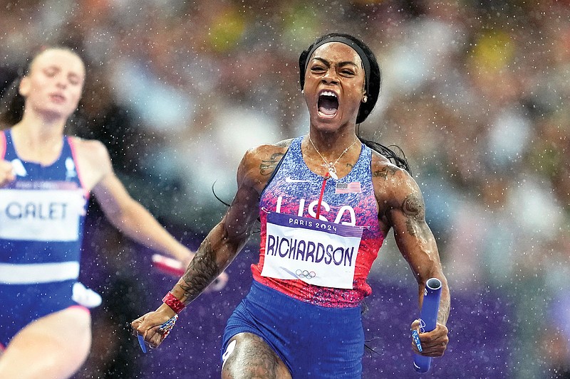 Richardson rallies U.S. women in Olympic 4x100 while men shut out again