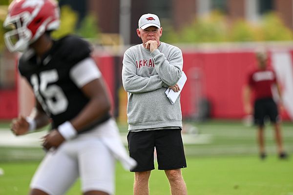 Arkansas football camp report: Petrino hopes for a better offense in the next training game