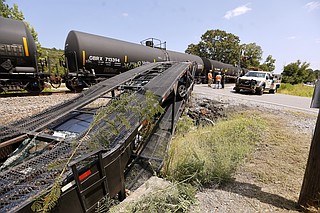 Sitemapcdatahttpsomobeldreferenzcomsurprising Car Hauler Hit By Train Photos