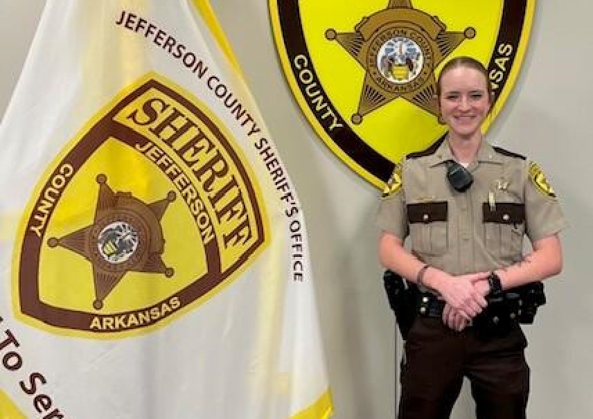 Deputy completes training course