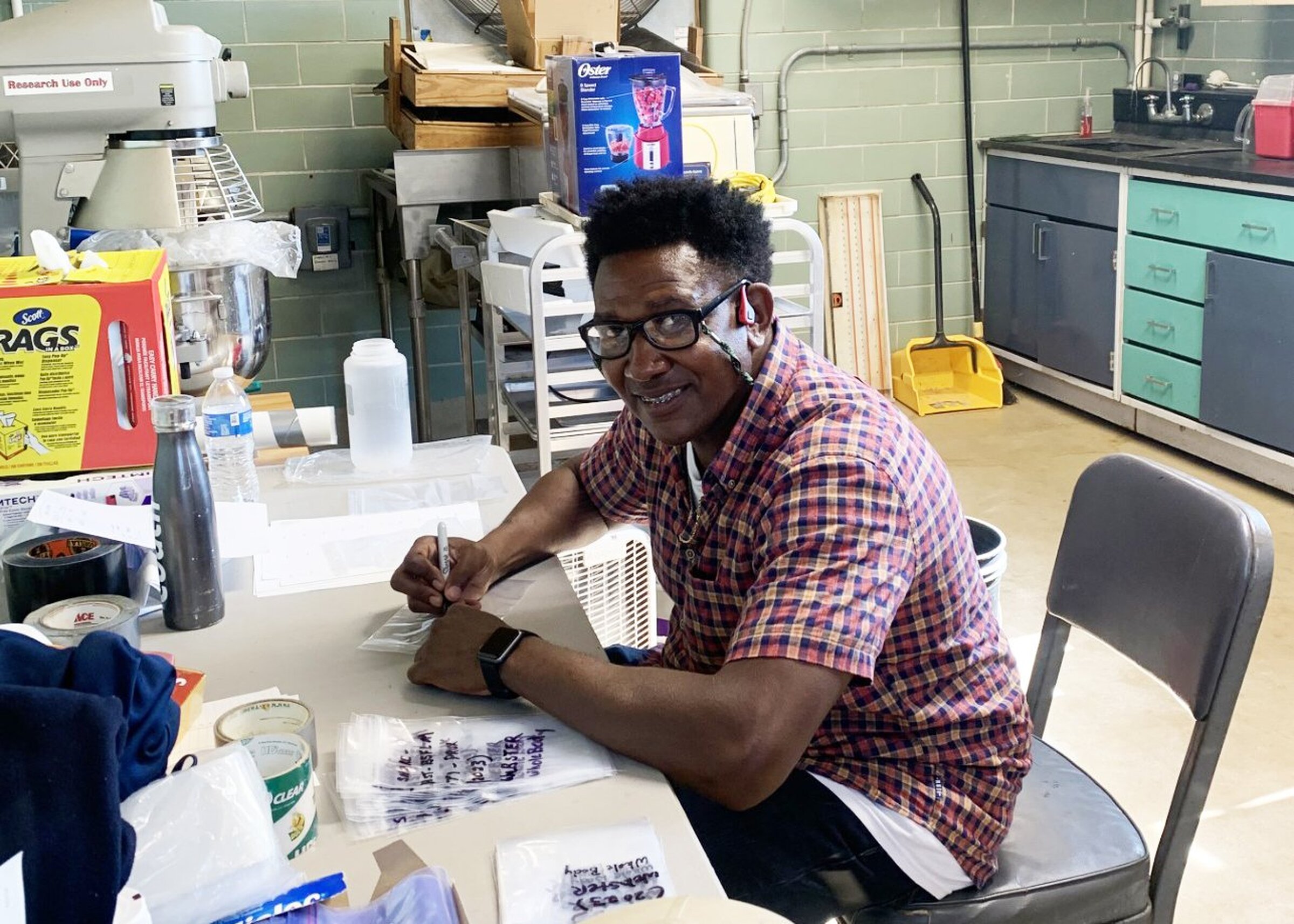 UAPB professor conducts sunshine bass feed research