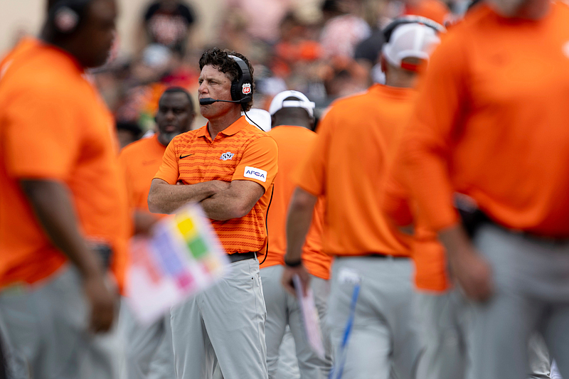 Oklahoma State didn't meet Mike Gundy's 'high expectations' in Week 1