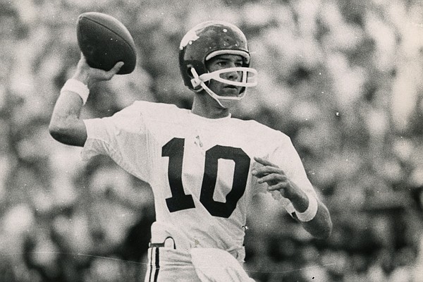 Where Are They Now: Razorback football great Bill Montgomery looks back ...