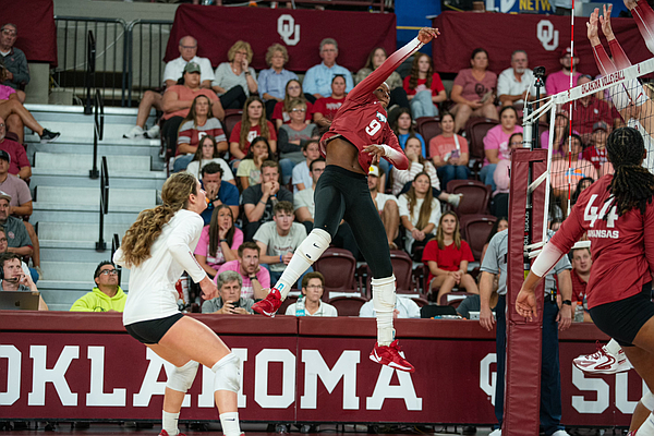 Aniya Madkin leads Arkansas volleyball to win at Oklahoma, 3-0 start to SEC play | 
  Whole Hog Sports