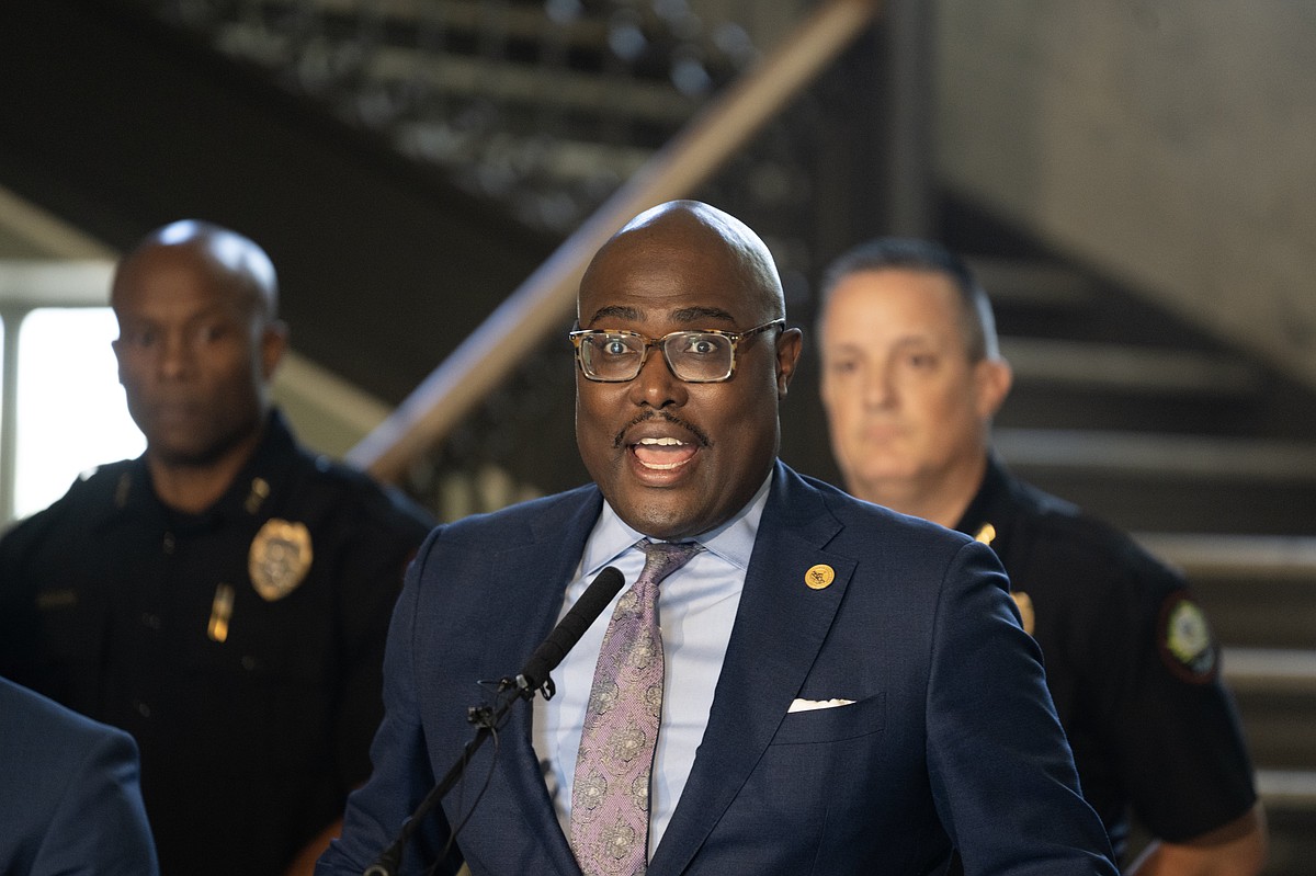 Little Rock mayor, police chief highlight drop in crime | Northwest ...