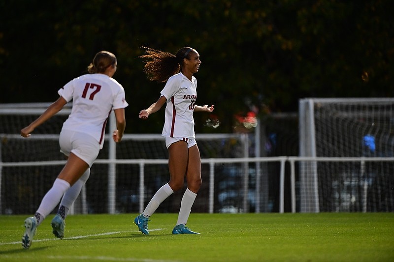 Arkansas soccer beats to advance to the SEC Tournament
