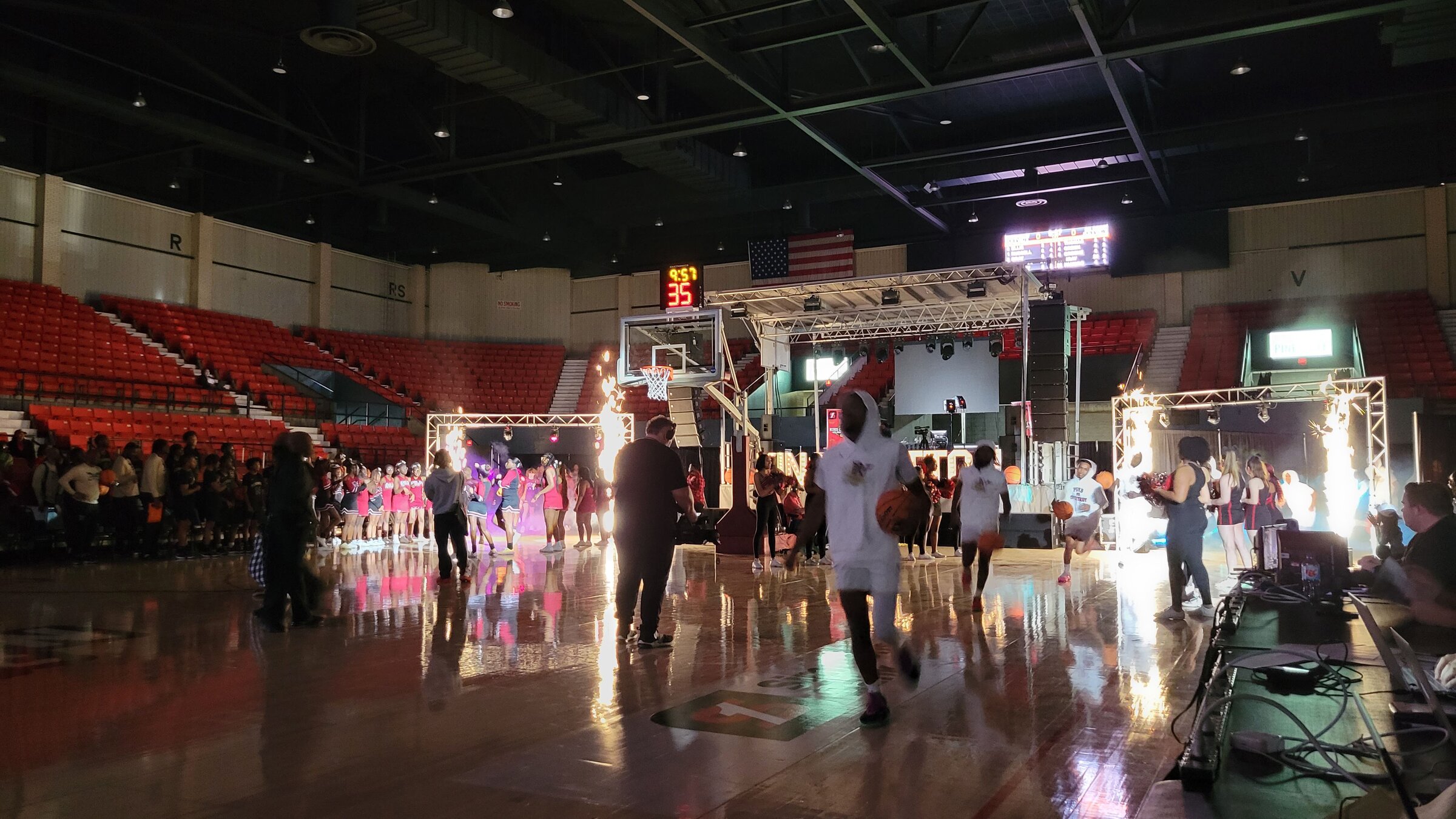 Razorbacks return to Convention Center