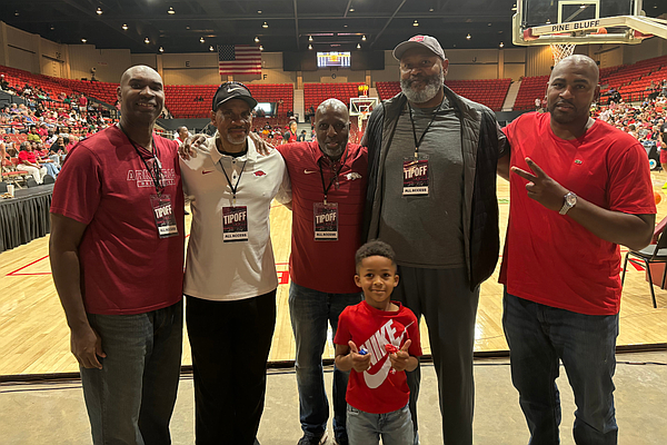 Arkansas basketball greats make appearance in Pine Bluff for ‘Tip-Off Tour’ practice | 
  Whole Hog Sports