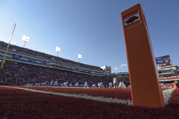 Highly regarded DB prospect set to visit Arkansas football