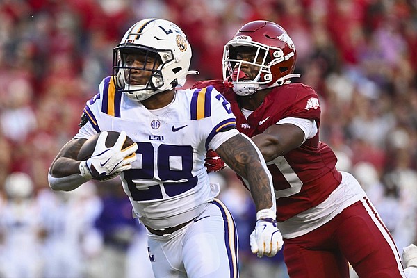 Arkansas football ‘handled physically from the start’ in 34-10 loss to No. 8 LSU