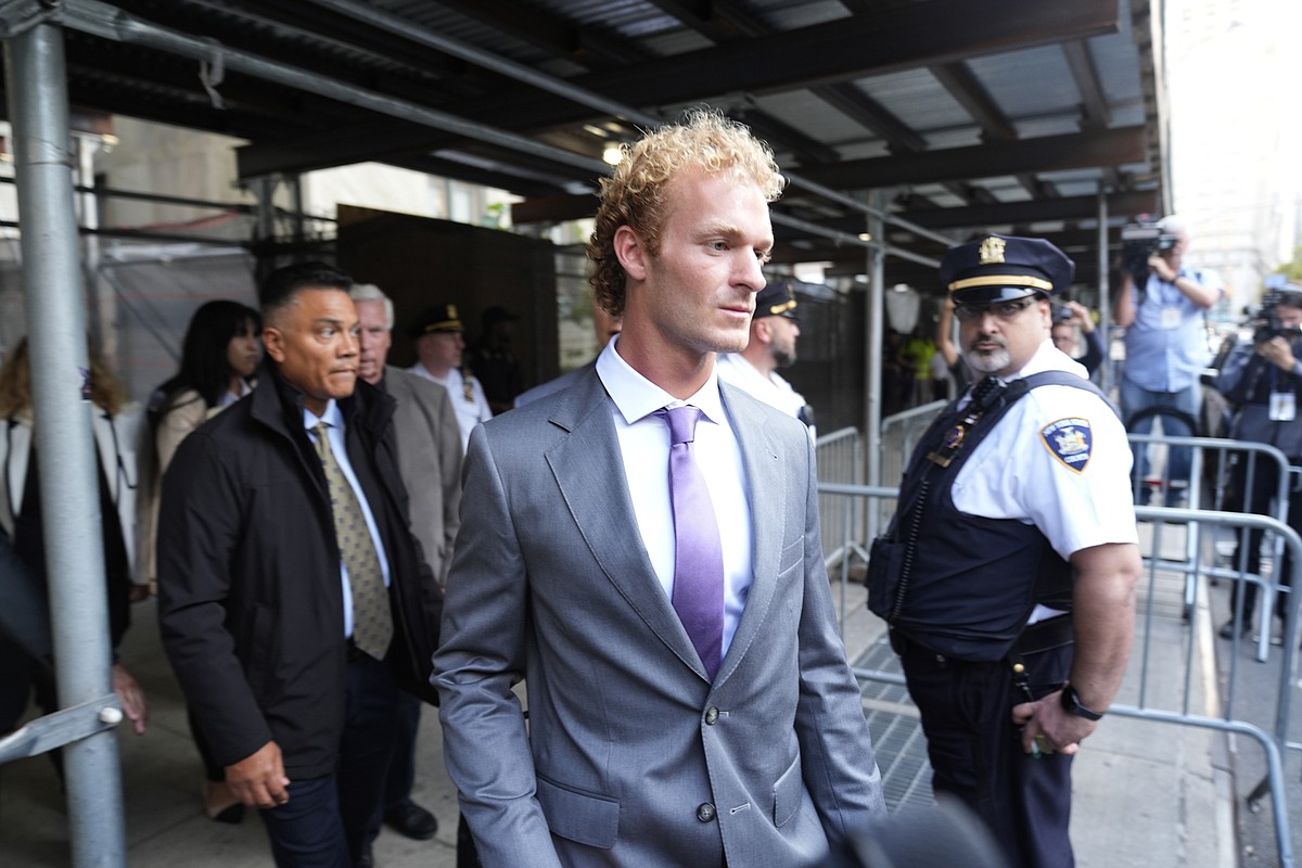 Jury selection begins for trial of man charged in NYC subway chokehold ...