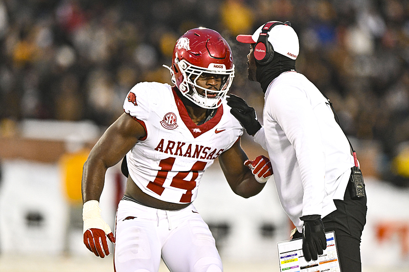 Arkansas linebacker Stephen Dix returning to team in 2025 Whole Hog
