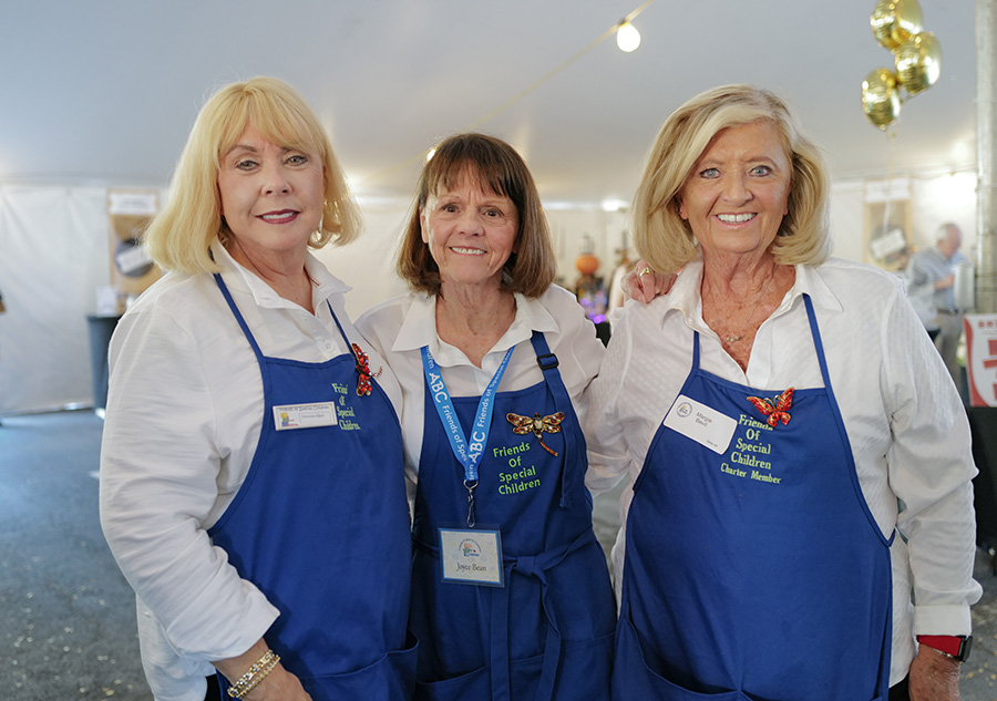 Photo by Mark Gilliland / Donna Alper, Joyce Bean and Margie Bevil