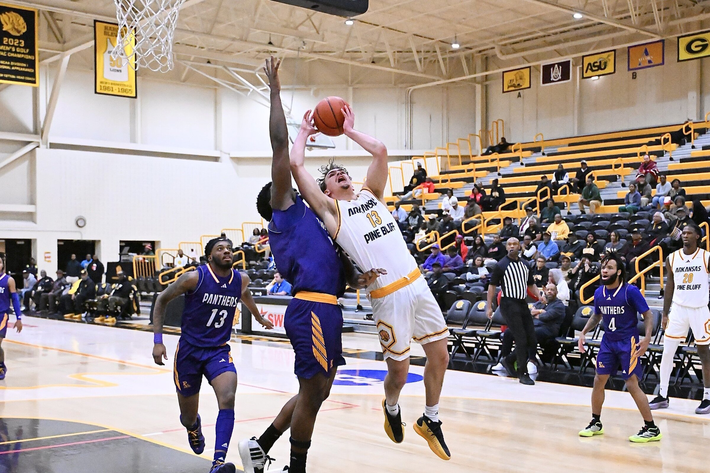 UAPB begins in lead but falls