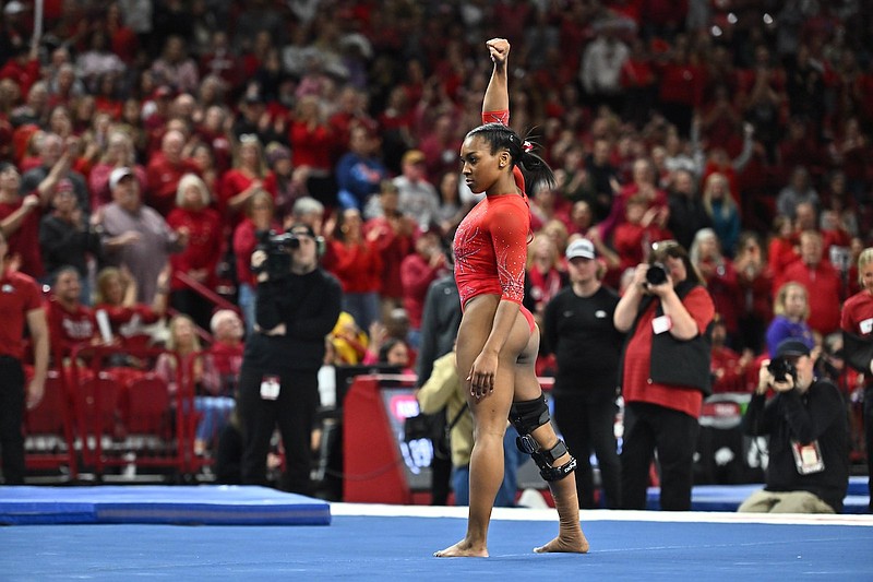 No. 17 Arkansas gymnastics knocks off No. 2 LSU, reigning national