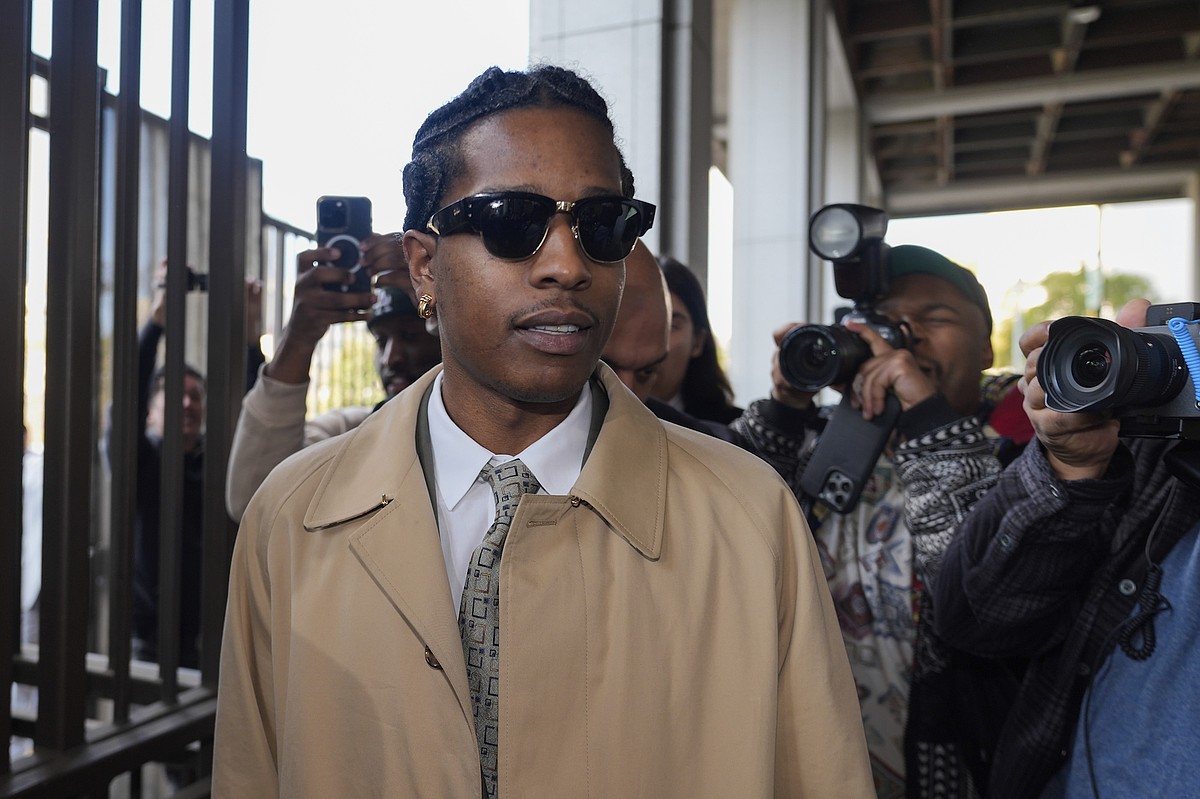 Shft Gitt Rapper Rihanna makes first court appearance at the trial of her partner A$AP ...
