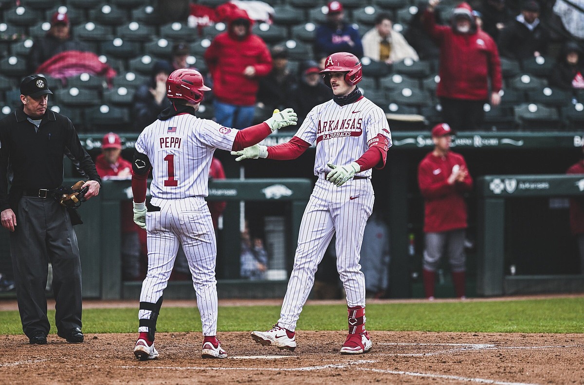 Iredale hits 2 HRs; Hogs secure series | Arkansas Democrat Gazette