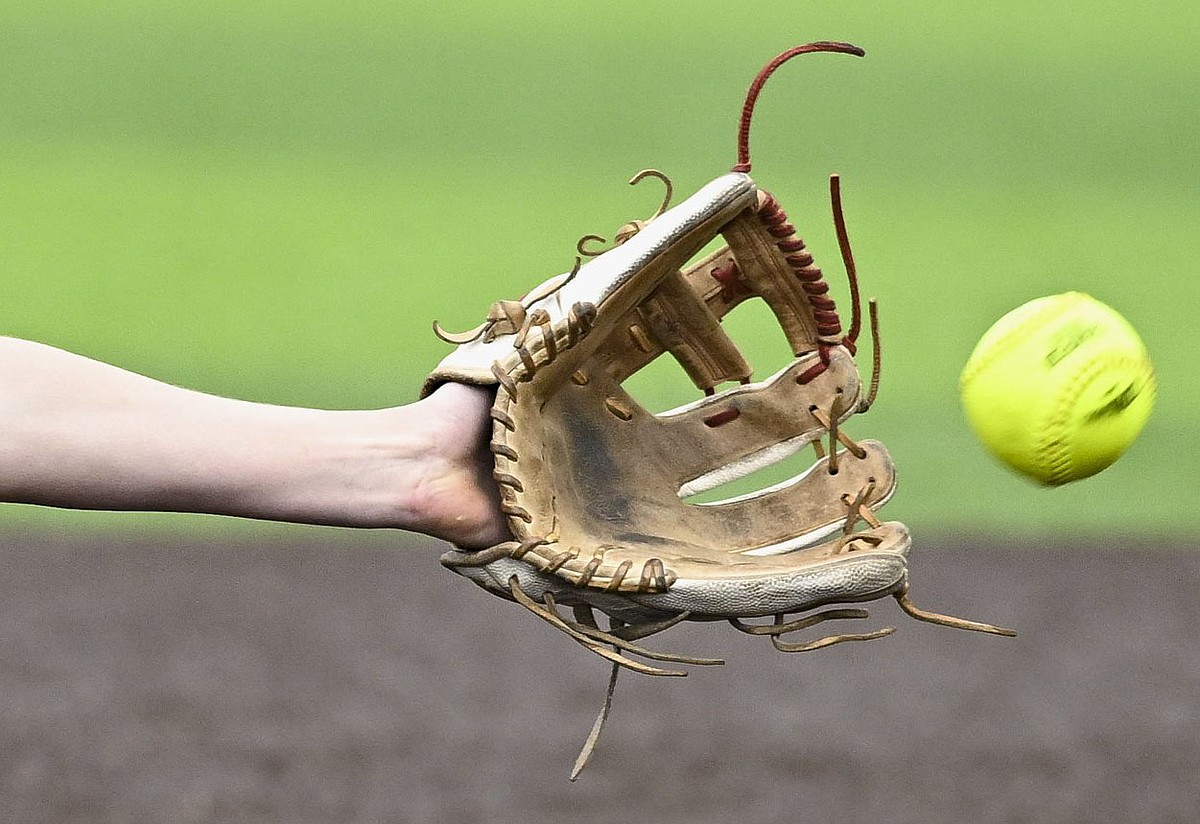 Springdale Softball Complex Bentonville West softball clips Springdale Har-Ber for six straight win ...