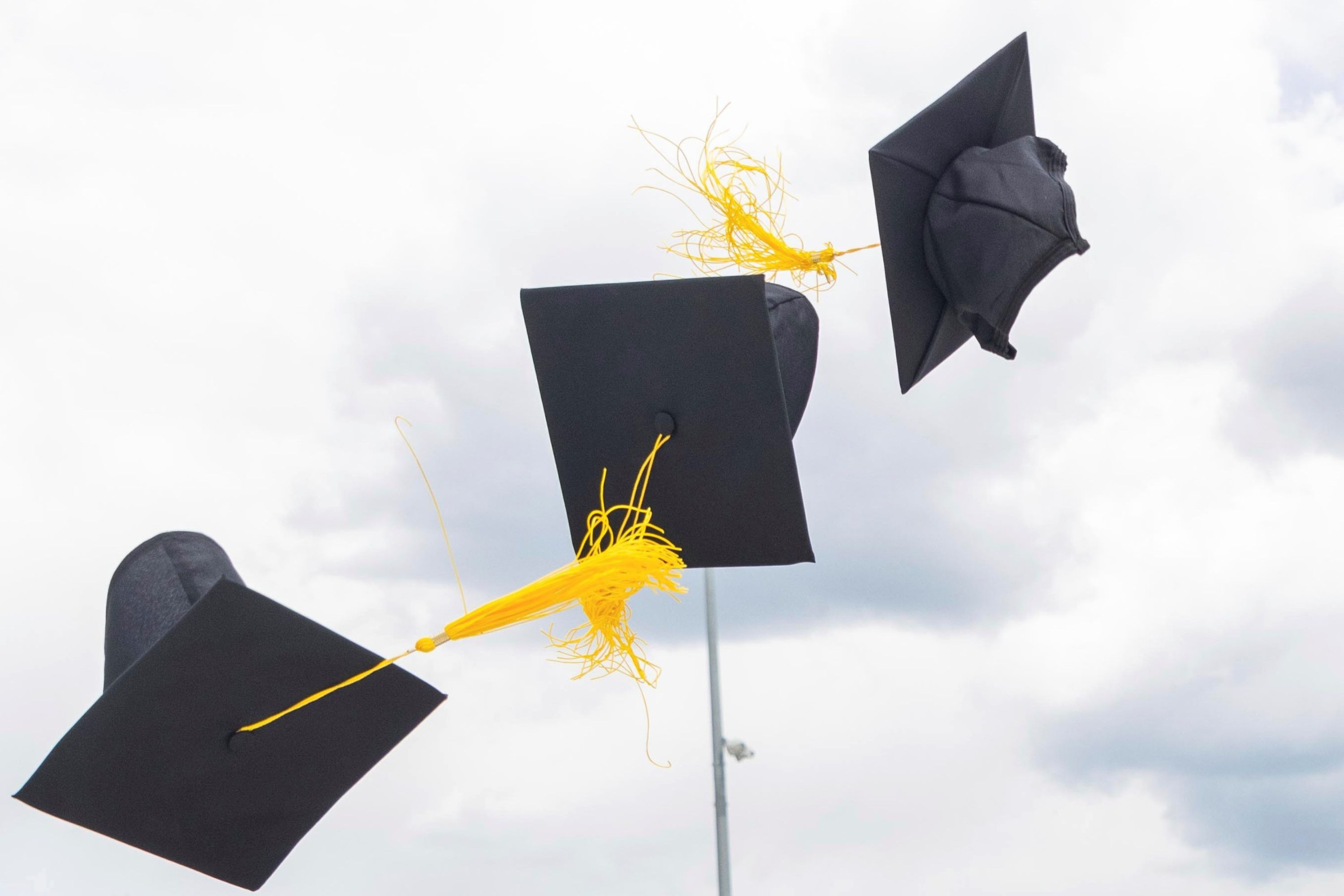 Local students receive scholarships