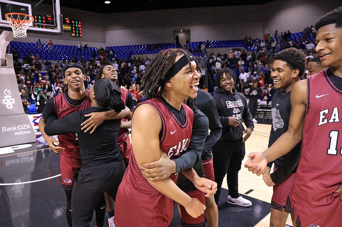 Earle holds off defending champion Marked Tree, takes Class 1A boys ...