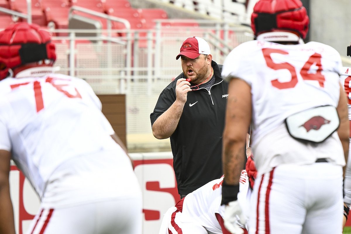 Arkansas football not retaining offensive line coach Eric Mateos