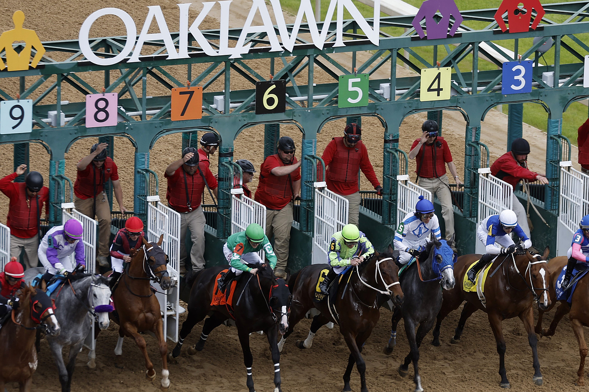 oaklawn jockey club dress code SLIDESHOW: Arkansas Derby Style and Scene
