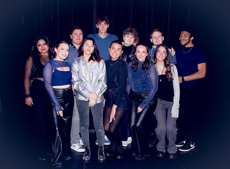 O efeito Edge encabeça o fim de semana do Voz VoiceJam no Walton Arts Center de Fayetteville. Os finalistas da competição de sábado à noite são decibelas de Fort Smith; Vozes da Universidade do Arkansas em Fayetteville; os tons verdes de Denton, Texas; Volt da Universidade do Tennessee em Knoxville; Remédio da Argyle High School em Flower Mound, Texas; e medida final da Universidade de Houston. (Especial para o Democrata-Gazette)