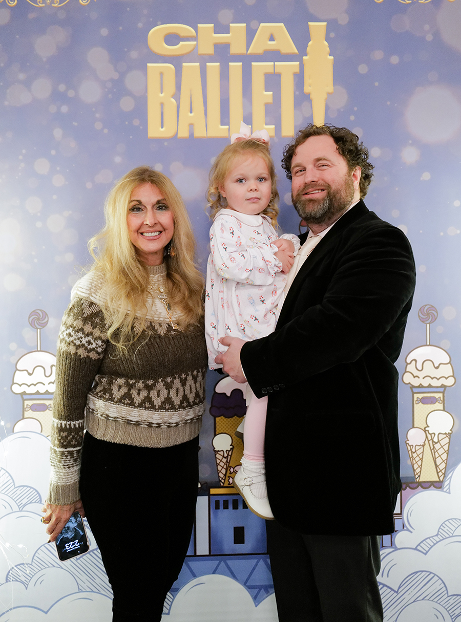 Photo by Mark Gilliland / Lisa & Ella Snow and Dr. Reid Maclellan