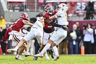 Adaptable fronts likely for Razorback defense | The Arkansas Democrat ...