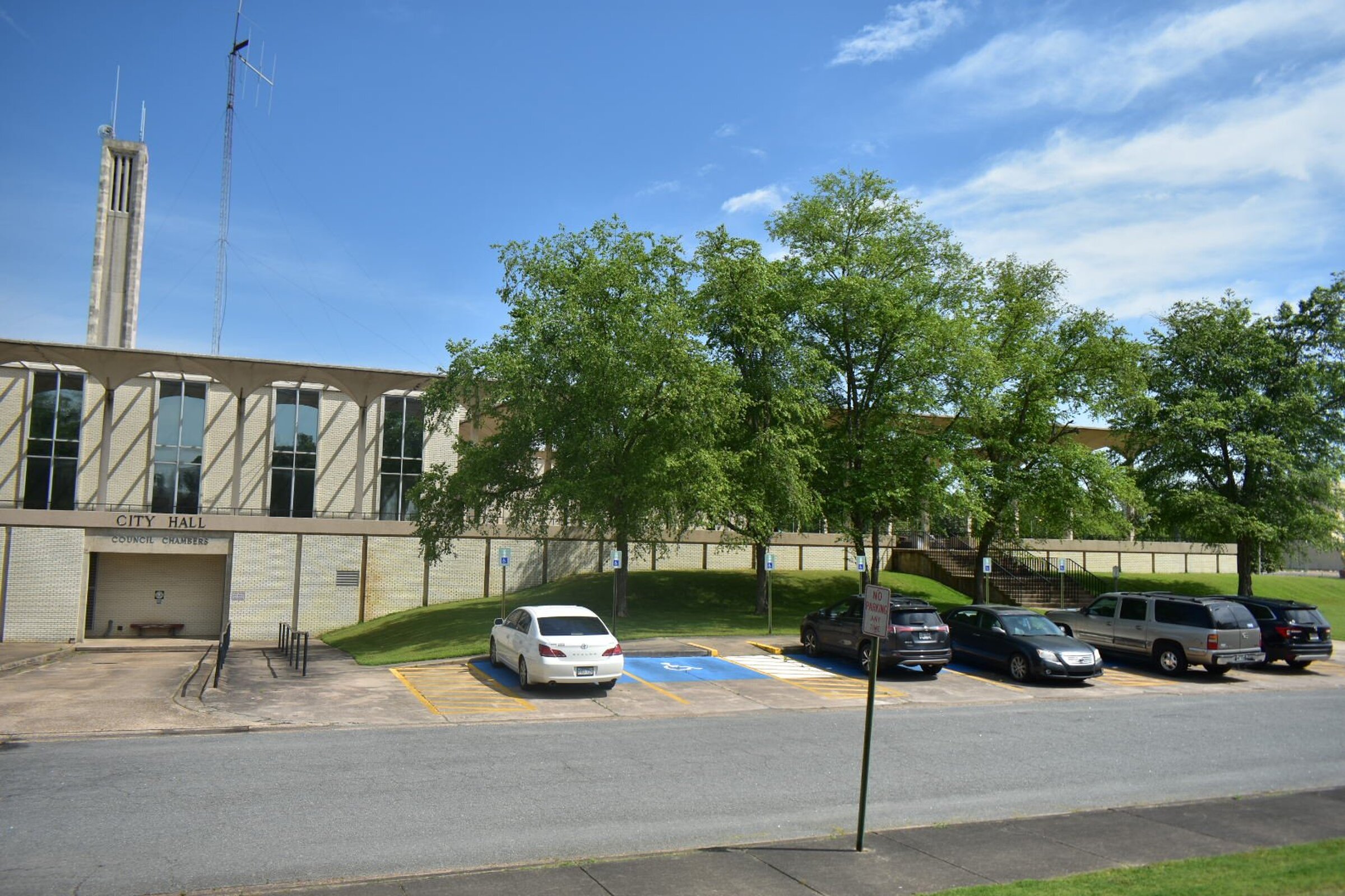 Pine Bluff Public Works Committee discusses roads, maintenance
